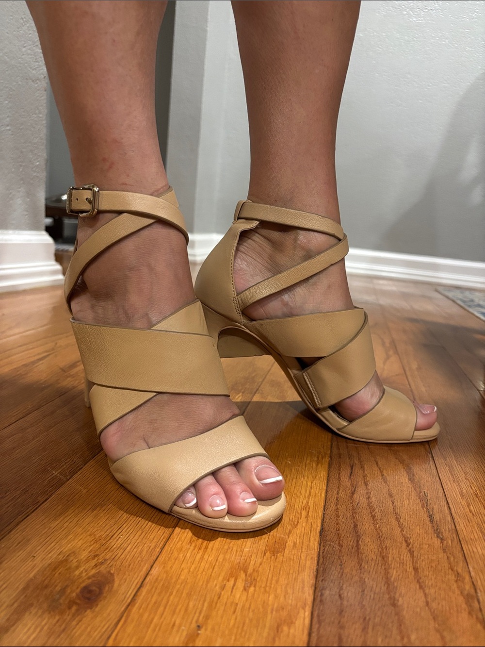 Gianni Bini tan heels